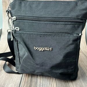Baggallini Black Nylon Crossbody triple zip Bag with silver logo